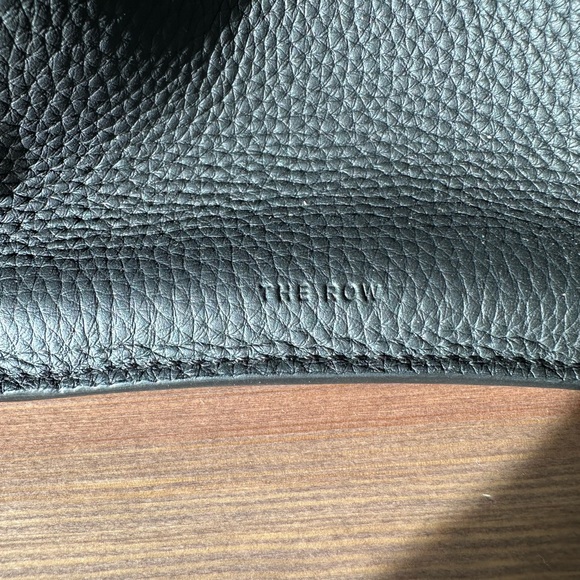 The row Margaux 12 shoulder bag in black - Picture 5 of 8